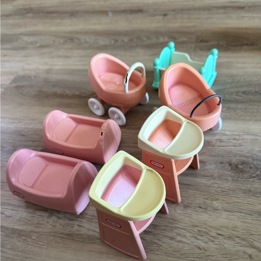Vintage Little Tikes playhouse kids playhouse baby furniture (Baby NOT included)
